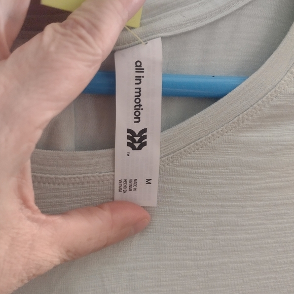 Women's All in motion top size M - Picture 8 of 13